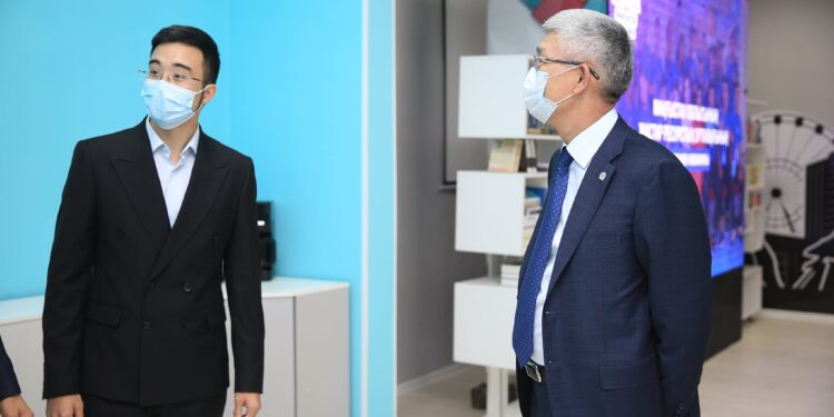 Маңғыстау облысының әкімі облыстық жастар ресурстық орталығының қызметімен танысты