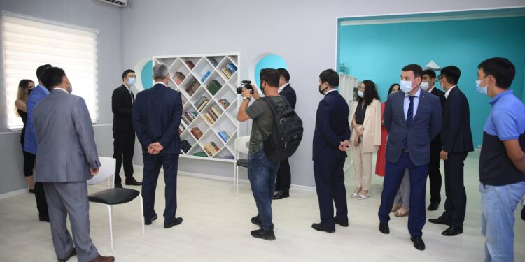 Маңғыстау облысының әкімі облыстық жастар ресурстық орталығының қызметімен танысты