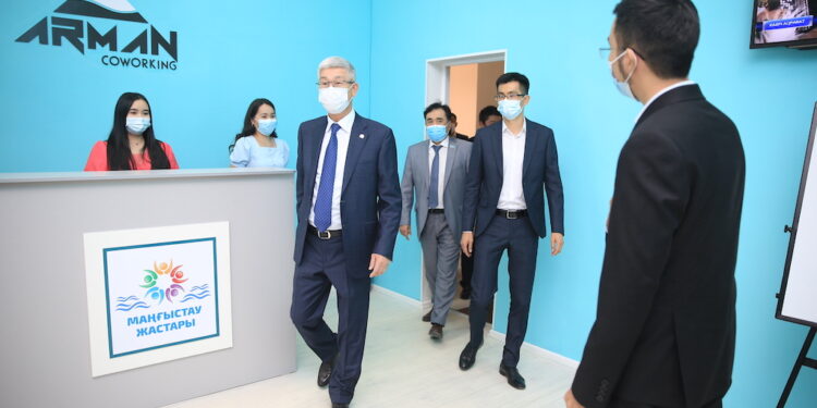 Маңғыстау облысының әкімі облыстық жастар ресурстық орталығының қызметімен танысты