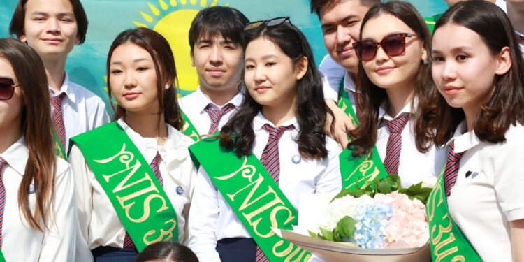 Ақтаудағы NIS-те соңғы қоңырау соғылды