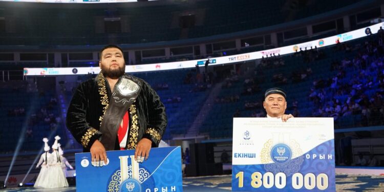 «Қазақстан Барысы»: Маңғыстаулық Нұрдәулет Жарылғапов күміс белбеу иегері атанды