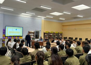 Полиция қызметкерлері колледж студенттерімен кездесті
