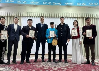 Ақтауда жас ақындар айтысында топ жарған оқушылар республикалық сында бақ сынайды