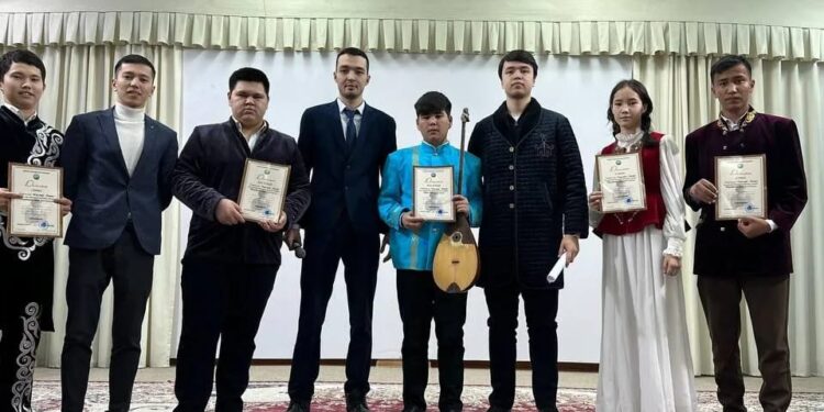 Ақтауда жас ақындар айтысында топ жарған оқушылар республикалық сында бақ сынайды