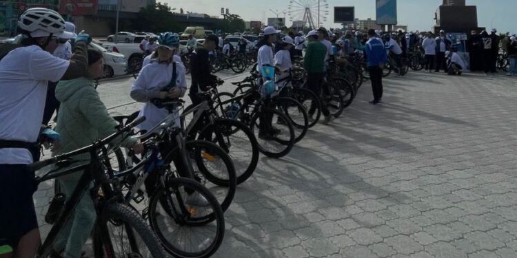 Ақтауда есірткіге қарсы күрес күнінде велошеру өтті