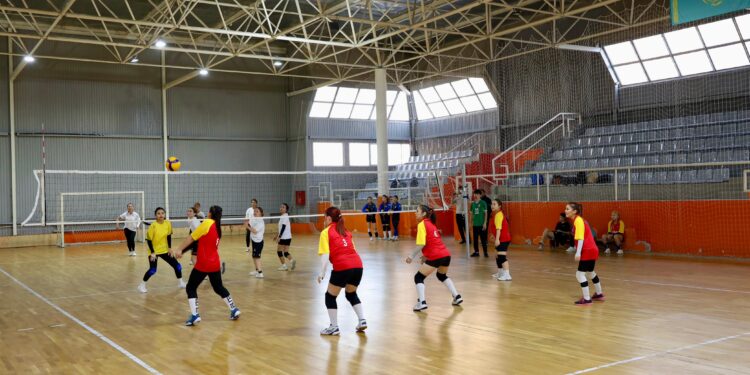 Қыздар арасында волейболдан жарыс өтті