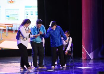 Әзілкеш жастар жайдарман ойынының жартылай финалында бақ сынады