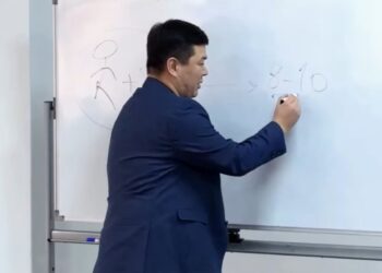 Маңғыстаулық бір топ ата-ана отбасылық психологпен кездесті