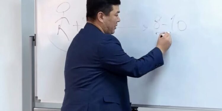 Маңғыстаулық бір топ ата-ана отбасылық психологпен кездесті