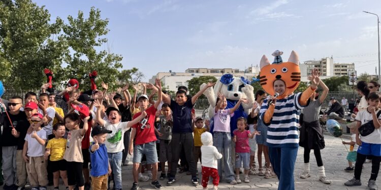 Балаларды қорғау күні: “Шаттық Party” ақтаулық балаларға қуаныш сыйлады