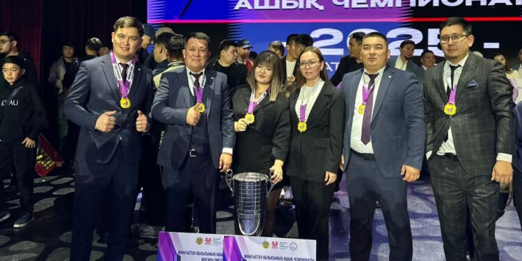 Қарақия ауданының «Ұстаздар» командасы облыстық «Жайдарман» чемпионы атанды