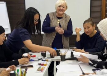 Аналарға қолдау – қоғамға қамқорлық